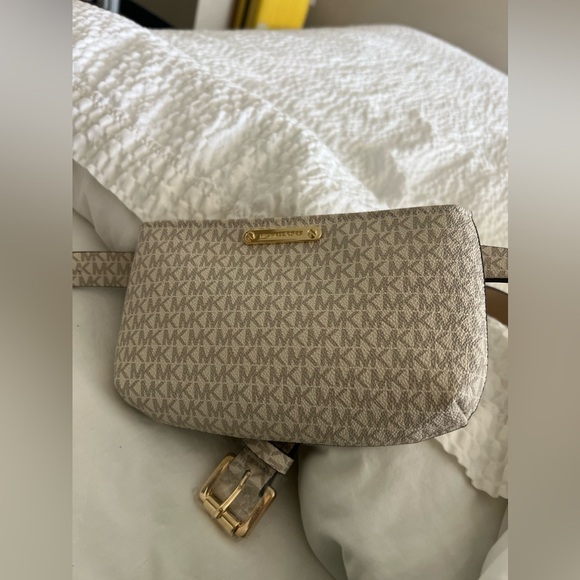 Michael Kors Gold Tone Logo Design With Gold Hardware Adjustable Belt Bag (L/XL) - Picture 2 of 3